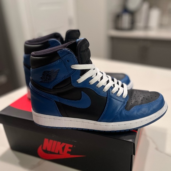 NIKE JORDAN 1 RETRO HIGH - Picture 2 of 8